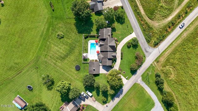 414 Carter Hill Road, Piney Flats, TN 37686