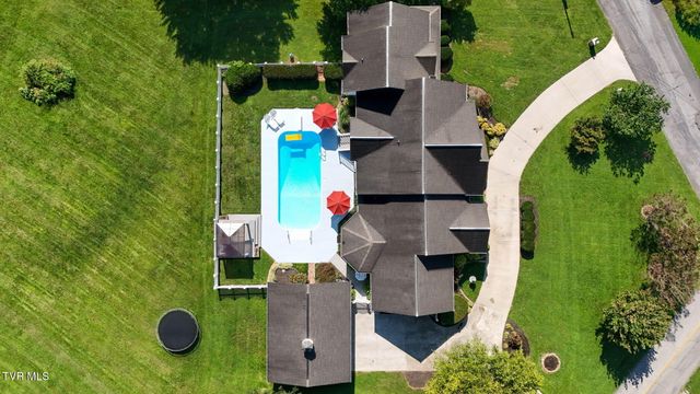 414 Carter Hill Road, Piney Flats, TN 37686
