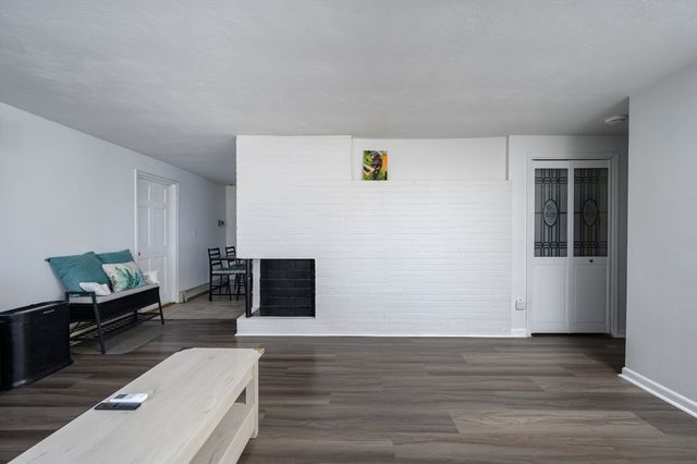 95 Rindone St, Holbrook, MA 02343