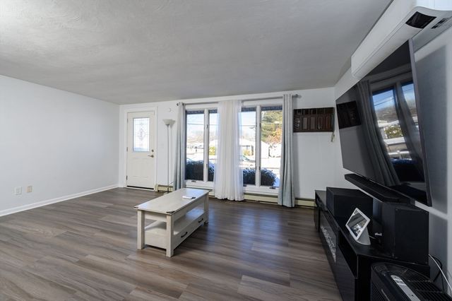 95 Rindone St, Holbrook, MA 02343