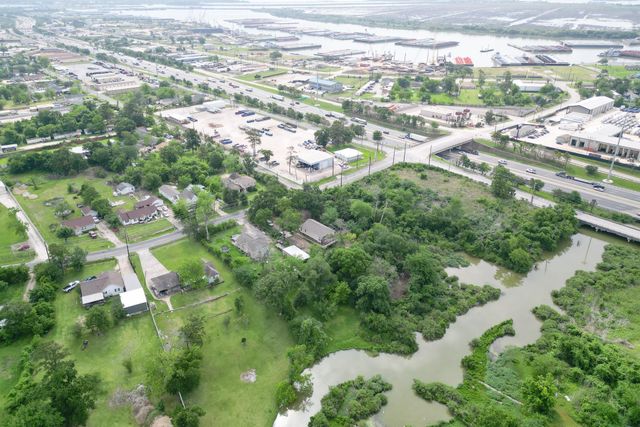 301 Bayou Drive, Channelview, TX 77530