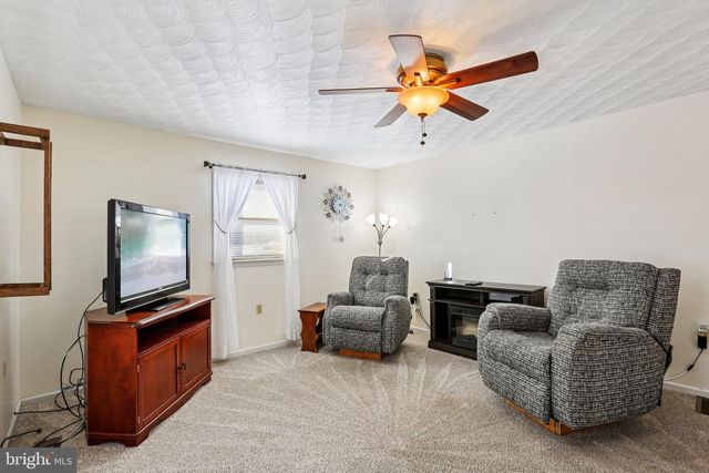 412 MARSTELLER RD, New Park, PA 17352