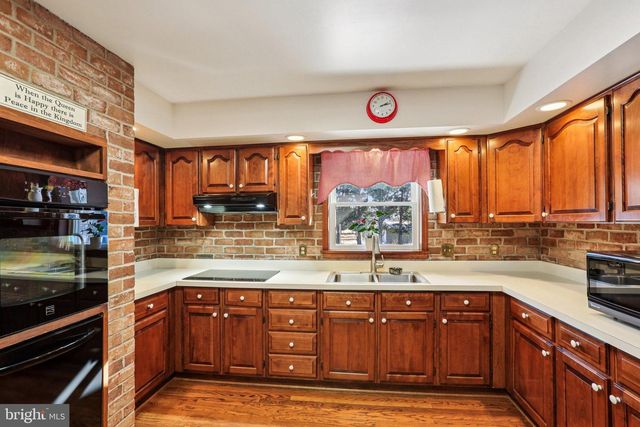 412 MARSTELLER RD, New Park, PA 17352