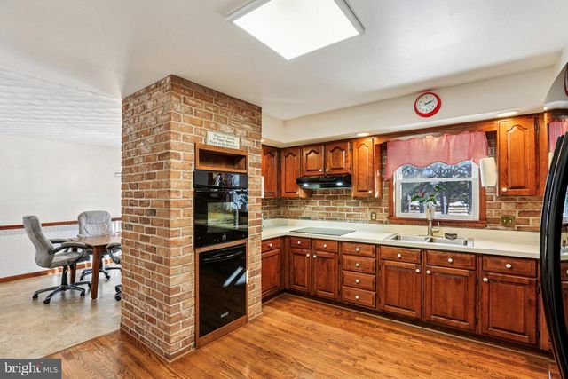 412 MARSTELLER RD, New Park, PA 17352