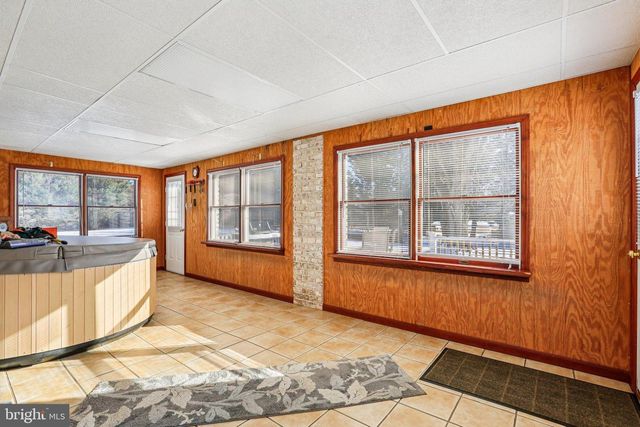 412 MARSTELLER RD, New Park, PA 17352