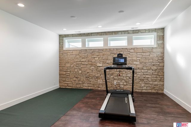 902 S Lakeview Way, Ashland, NE 68003