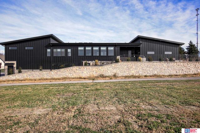 902 S Lakeview Way, Ashland, NE 68003