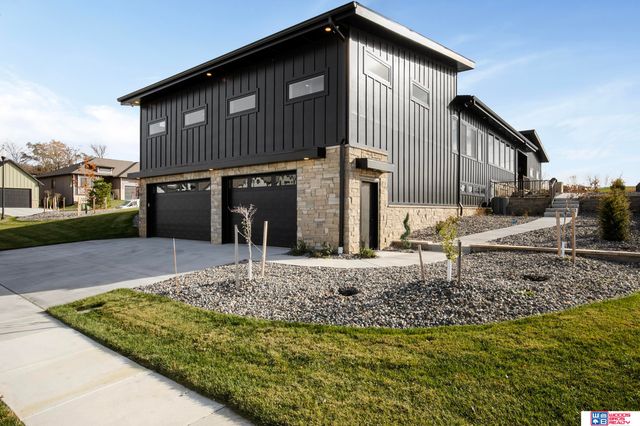 902 S Lakeview Way, Ashland, NE 68003