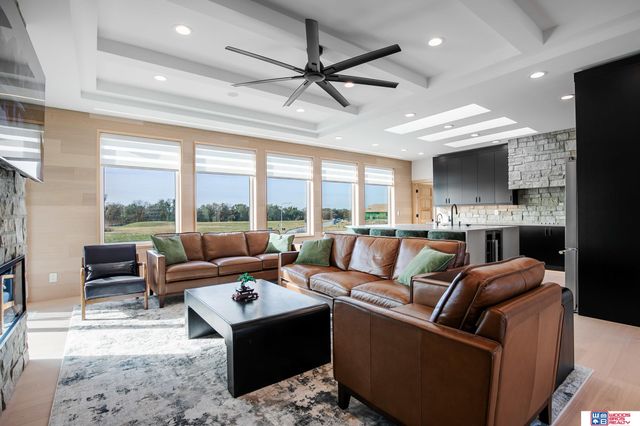 902 S Lakeview Way, Ashland, NE 68003