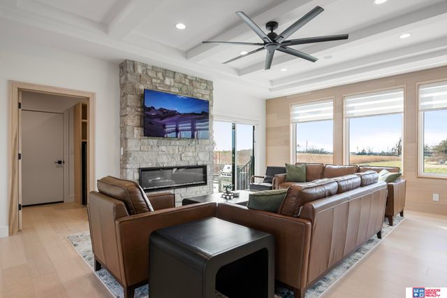 902 S Lakeview Way, Ashland, NE 68003