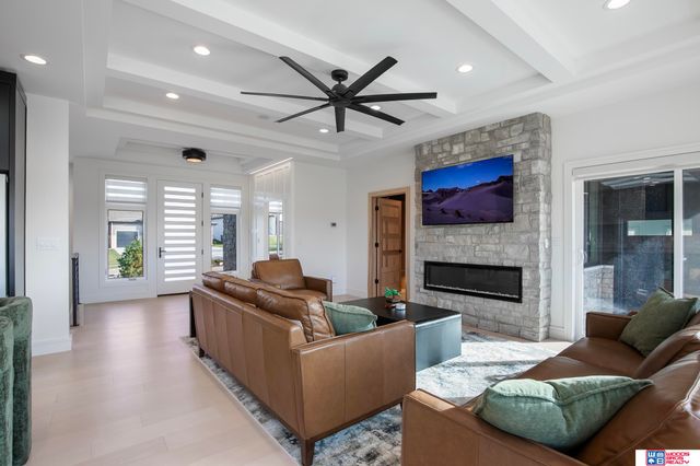 902 S Lakeview Way, Ashland, NE 68003