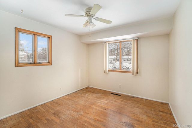 4418 Ashlawn Drive, Flint Charter Township, MI 48507