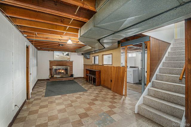 4418 Ashlawn Drive, Flint Charter Township, MI 48507