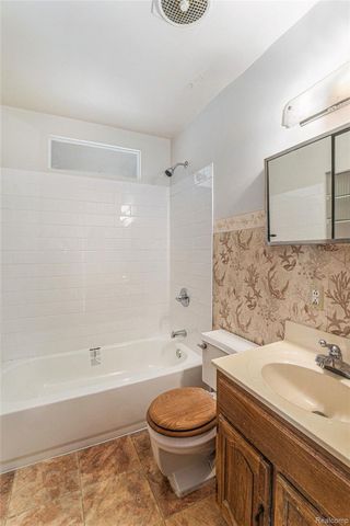 4418 Ashlawn Drive, Flint Charter Township, MI 48507