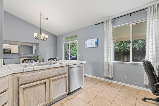 2441 Dove Ct, Yuba City, CA 95993