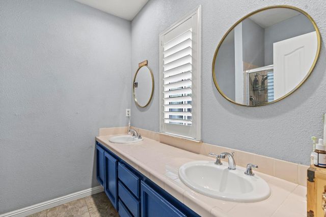 2441 Dove Ct, Yuba City, CA 95993