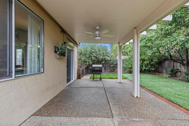 2441 Dove Ct, Yuba City, CA 95993