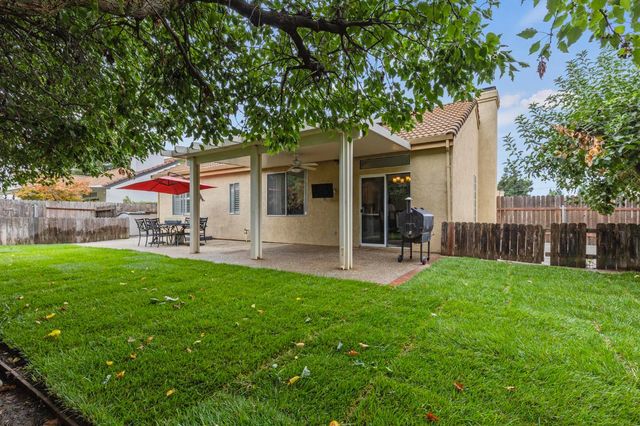 2441 Dove Ct, Yuba City, CA 95993