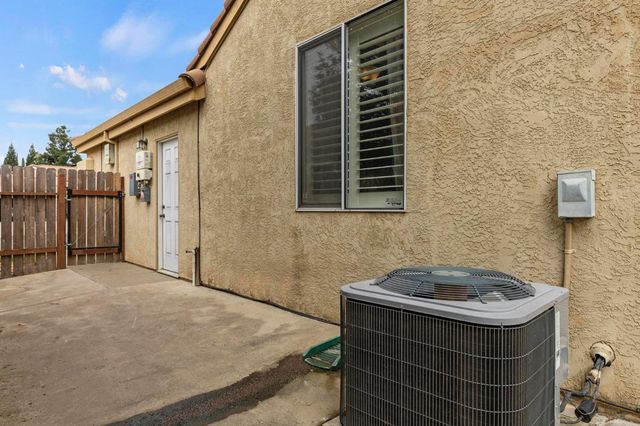 2441 Dove Ct, Yuba City, CA 95993