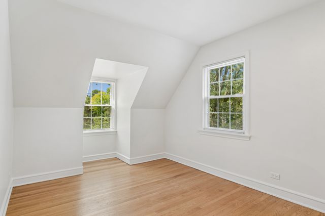 983 Harvard Court, Highland Park, IL 60035