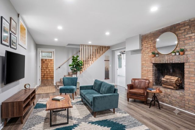 983 Harvard Court, Highland Park, IL 60035