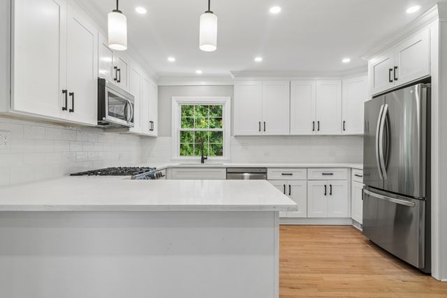 983 Harvard Court, Highland Park, IL 60035