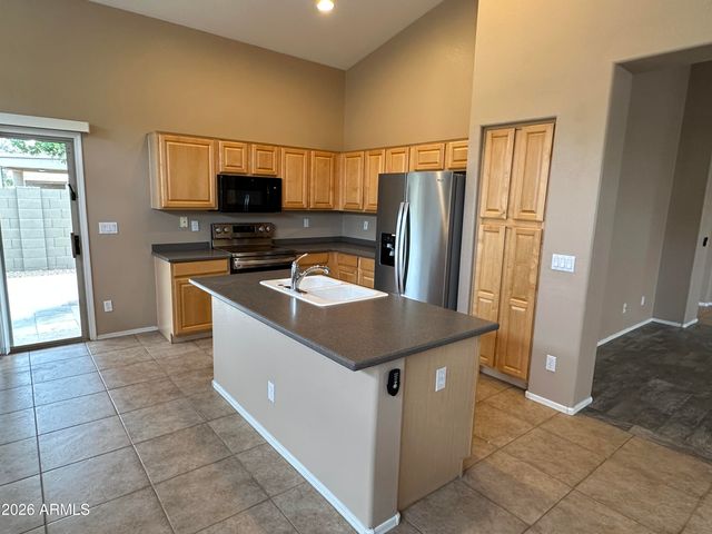 40915 N COLUMBIA Trail, Anthem, AZ 85086