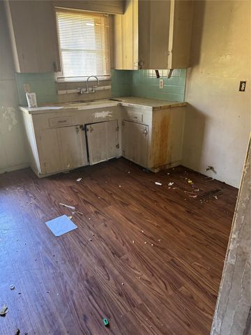 5325 Longmeadow Street, Houston, TX 77033