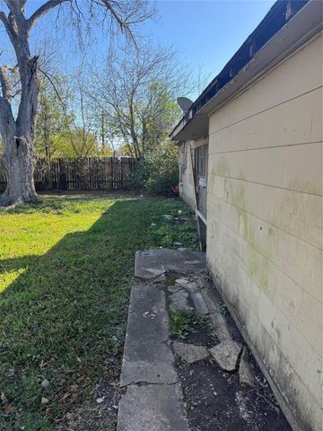 5325 Longmeadow Street, Houston, TX 77033