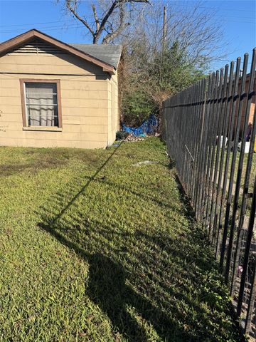 5325 Longmeadow Street, Houston, TX 77033