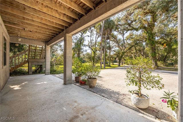 19650 N River RD, Alva, FL 33920