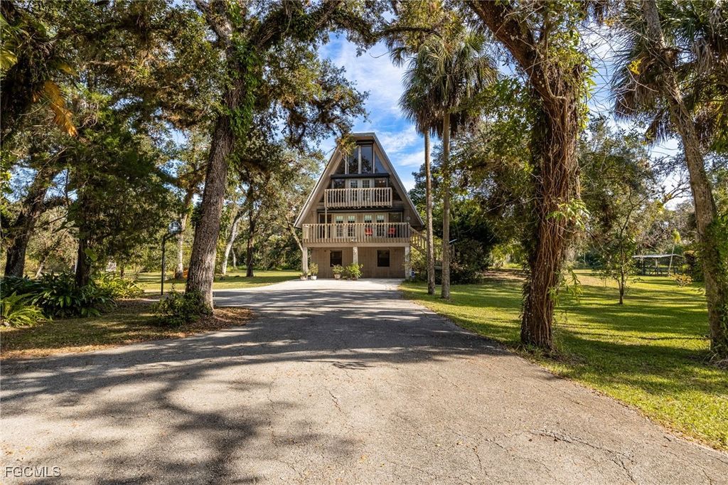 19650 N River RD, Alva, FL 33920