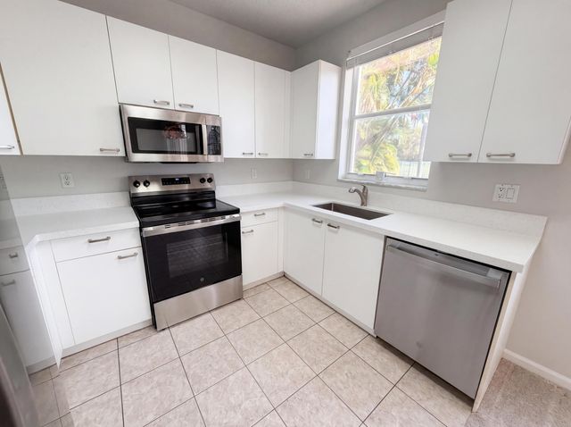 7722 Oak Grove, Lake Worth, FL 33467
