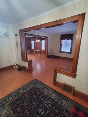 457 Arlington Avenue, Elgin, IL 60120