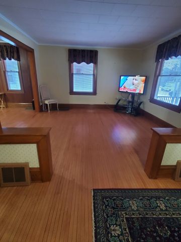 457 Arlington Avenue, Elgin, IL 60120