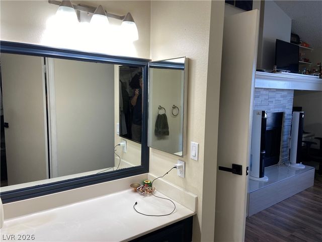 5801 Medallion Drive 202, Las Vegas, NV 89122