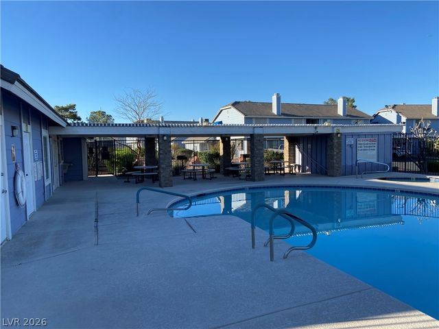 5801 Medallion Drive 202, Las Vegas, NV 89122