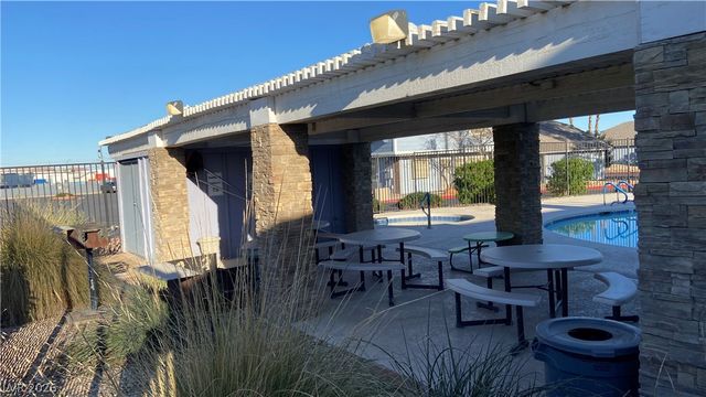 5801 Medallion Drive 202, Las Vegas, NV 89122