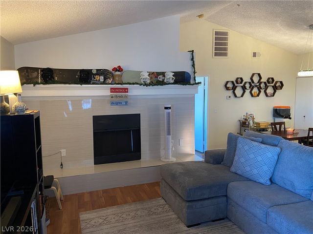 5801 Medallion Drive 202, Las Vegas, NV 89122