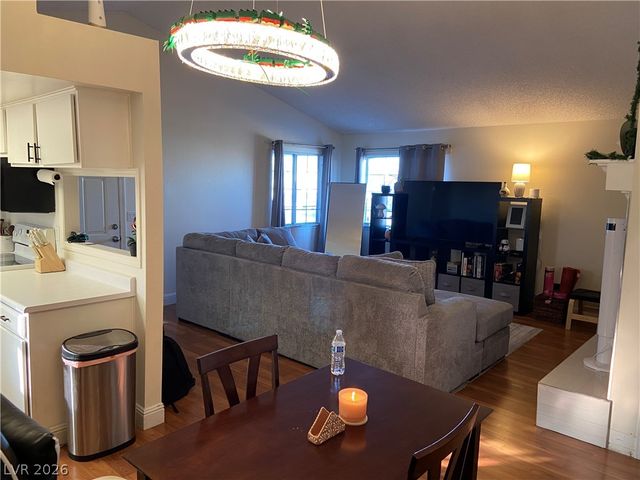 5801 Medallion Drive 202, Las Vegas, NV 89122