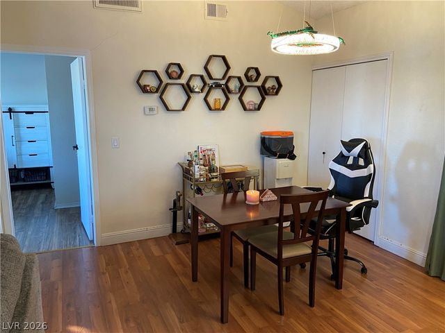 5801 Medallion Drive 202, Las Vegas, NV 89122