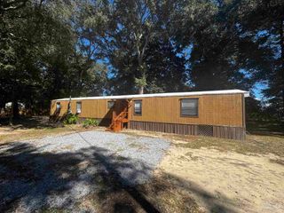 7740 Poinciana Pl, Milton, FL 32583