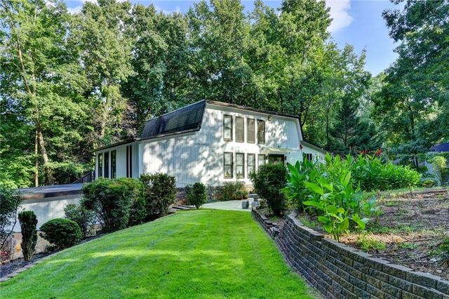 117 Ridge Road, Berkeley Lake, GA 30096