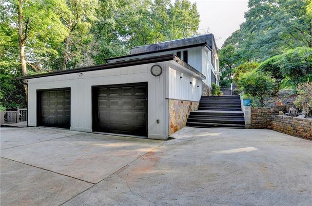 117 Ridge Road, Berkeley Lake, GA 30096