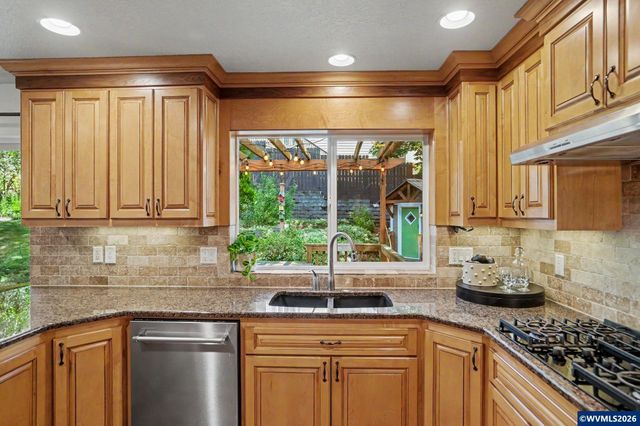696 Mule Deer St NW, Salem, OR 97304