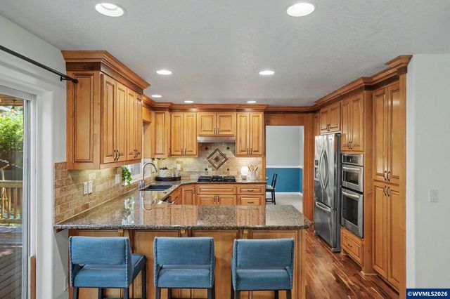 696 Mule Deer St NW, Salem, OR 97304