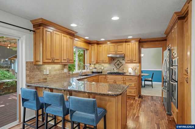 696 Mule Deer St NW, Salem, OR 97304