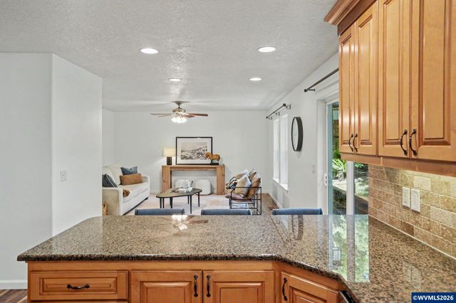 696 Mule Deer St NW, Salem, OR 97304