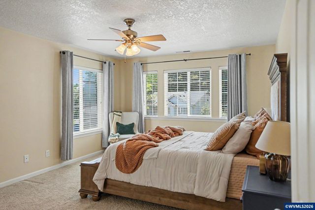 696 Mule Deer St NW, Salem, OR 97304