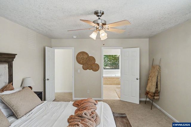 696 Mule Deer St NW, Salem, OR 97304